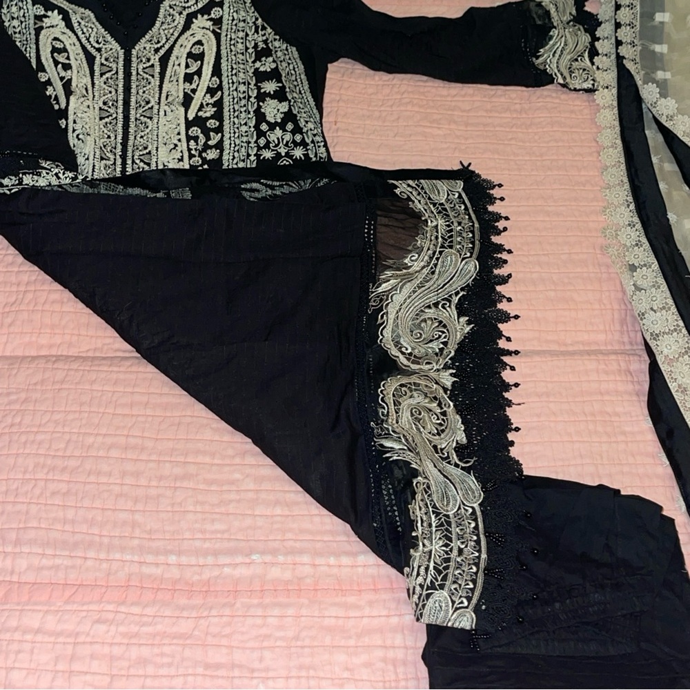Pakistani Designer Sana Safinaz Black and beige Embroidered Outfit - Picture 13 of 15